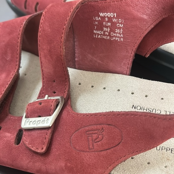 Propet Suede Strappy Red Walking Sandals Women Size 9 Wide - Picture 7 of 16